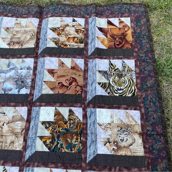 Vintage animal patchwork quilt - Picture 2 of 6